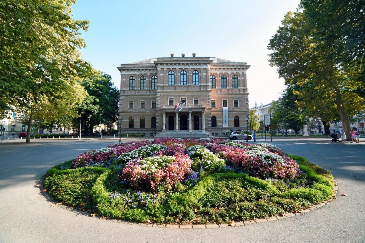 1Br In Central Zagreb & Main Station, Free Parking Apartment Bagian luar foto